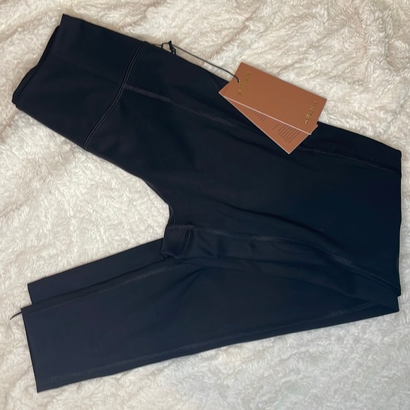 GIRLFRIEND COLLECTIVE FLOAT Ultralight Legging in Black 23.75" NWT - Picture 3 of 4